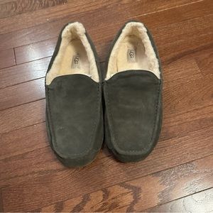 Men’s UGG house shoes - size 13